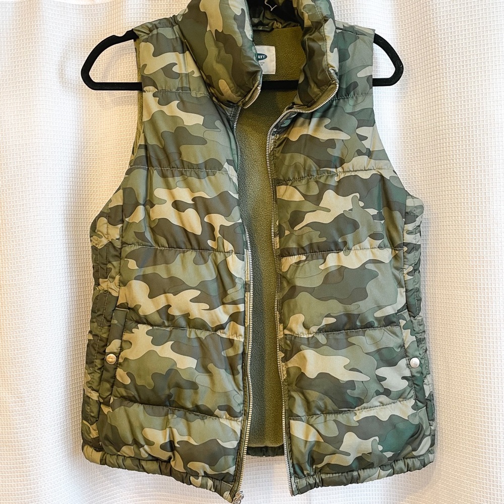 Old navy puffer vest